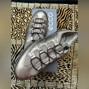NWOT ECCO Toggle Bungee Sneakers Hiking Shoes Metallic Pewter Bronze (11)
